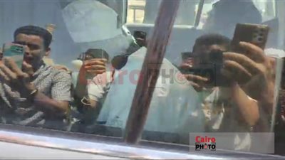 أول ظهور لـ حسن يوسف وشمس البارودي في جنازة نجلهما | صور