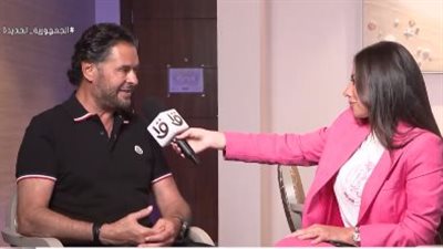 راغب علامة يروي موقفًا محرجًا تعرض له مع إحدى معجباته: رمت نفسها عليا وتعدت حدودها