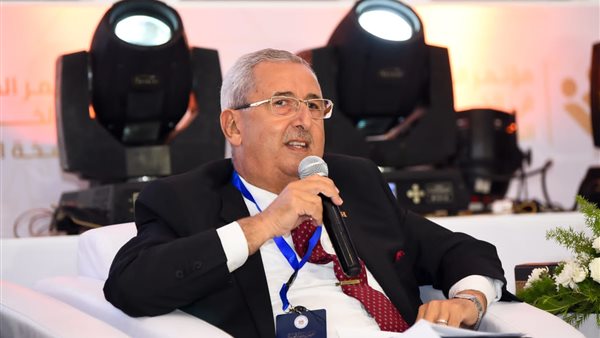 الدكتور محمد حلمي