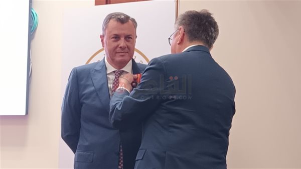 تكريم وزير السياحة