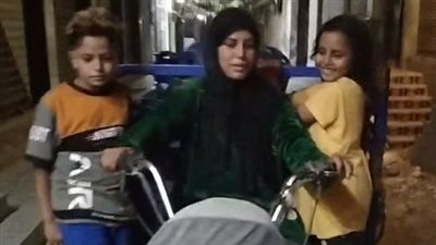 قصة كفاح صفاء على التروسيكل: ببيع أنابيب علشان أساعد جوزي وأجهز بناتي | بث مباشر 