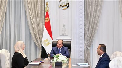 السيسي يوجه بمواصلة الجهود لرصد وحل المشكلات المجتمعية الشائعة على أرض الواقع 