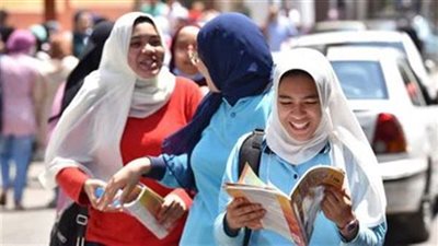 جميعهم فوق 92%.. مصدر يكشف حقيقة مجاميع طلاب الثانوية العامة المرتفعة بمدرسة بسوهاج | بث مباشر