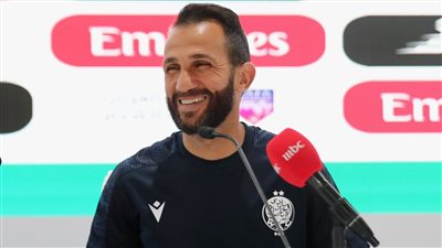 مدرب الوداد باكيًا: التأهل لنهائي الدوري الإفريقي اللحظة الأفضل في حياتي 