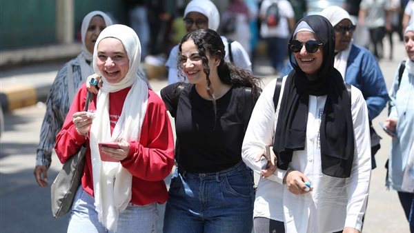 نون النسوة تسيطر