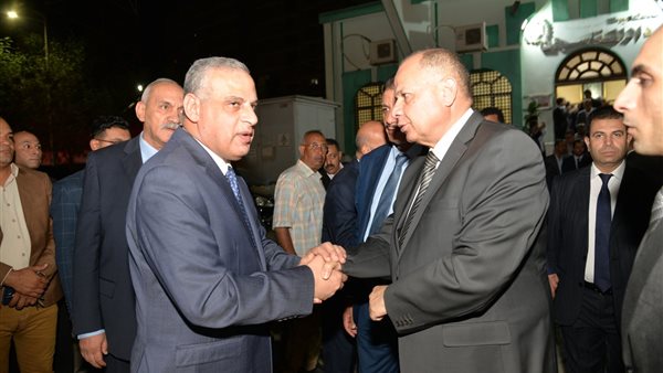 محافظ أسيوط يقدم