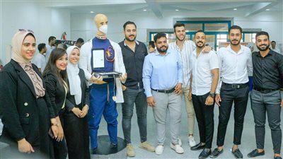 طلاب تكنولوجيا حلوان يبتكرون روبوتًا طبيًا يساعد على كشف الأمراض لحماية الطواقم الطبية 