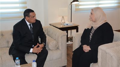 التضامن والتنمية المحلية يبحثان تعزيز التعاون في تسويق منتجات التراث الحرفي وإتاحة مساحات للمعارض بالمحافظات