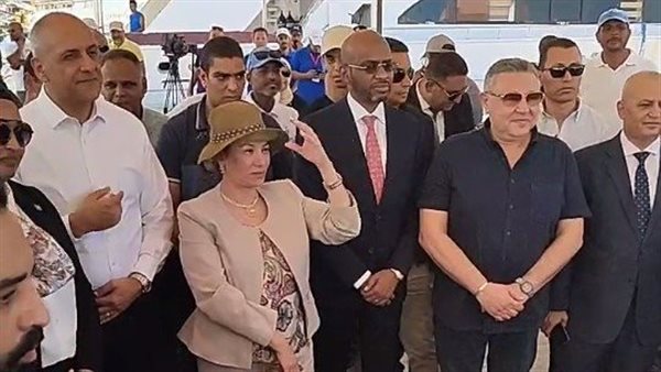 وزيرة البيئة ومحافظ