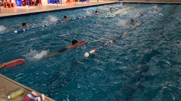 حمام سباحة - تعبيرية