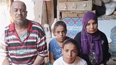 مواطن يستغيث بعد انهيار منزله بحدائق القبة: عايش في الشارع أنا وعيالي.. وبحلم بشقة تسترنا|بث مباشر