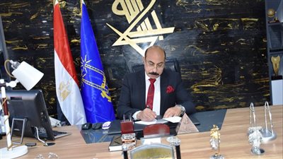 محافظ أسوان: تحديد المكلفين بالعمل من المنزل للأعمال الإدارية تنفيذا لقرار الحكومة