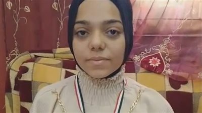 طالبة تستغيث بعد ظهور نتيجتها بالثانوية العامة: طلعت بـ3 مجاميع.. فين درجاتي؟ | بث مباشر