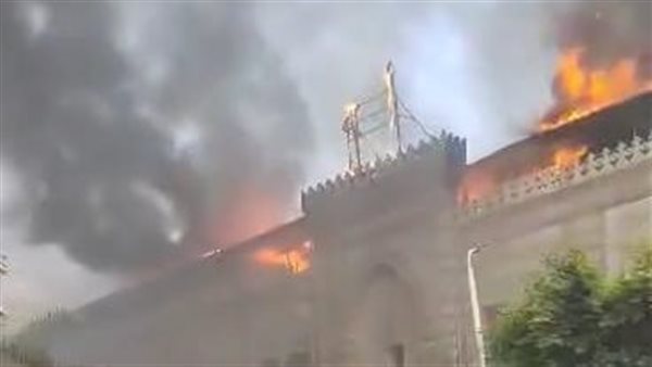 جانب من الحريق