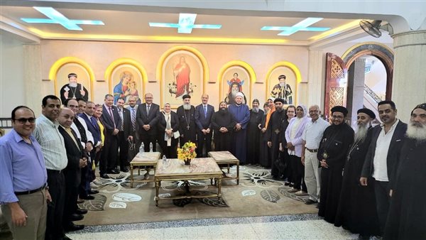 وفد تعليمي يزور دير