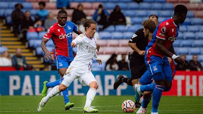 كريستال بالاس يضرب ليون بثنائية وديًا