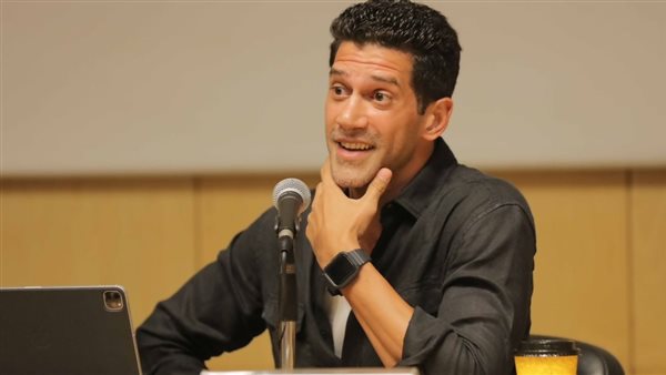 الفنان أحمد مجدي