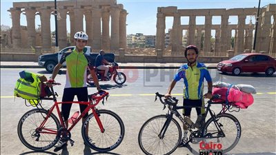 من القاهرة للأقصر بالدراجة في 3 أيام.. شابان يدعمان السياحة: بلدنا حلوة وتستحق الزيارة
