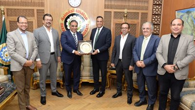 وفد البرنامج الرئاسي يتابع فعاليات مبادرة دعم صحة المرأة بالدقهلية 