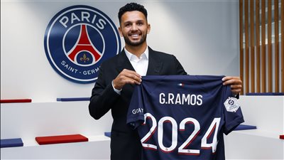 رسميًا.. باريس سان جيرمان يتعاقد مع هداف نادي بنفيكا