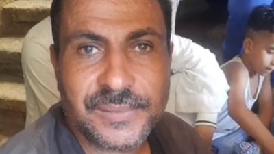 قصة كفاح جزار كفيف في المنيا: تحديت إعاقتي بسبب حبي للشغل | بث مباشر