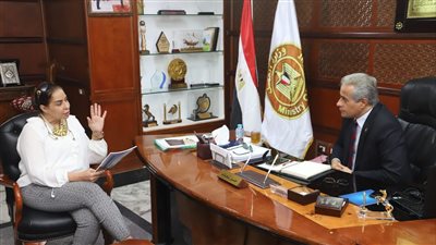 برلمانية تقترح على وزير العمل إنشاء أكاديمية لتأهيل الضيافة الجوية 