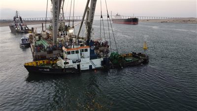 أسامة ربيع: عملية انتشال القاطرة فهد سارت كما هو مخطط دون تأثر حركة الملاحة