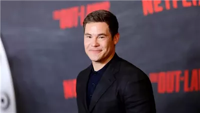 آدم ديفين: أفلام الأبطال الخارقين أفسدت الكوميديا