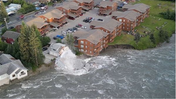 انهيار منزل في آلاسكا