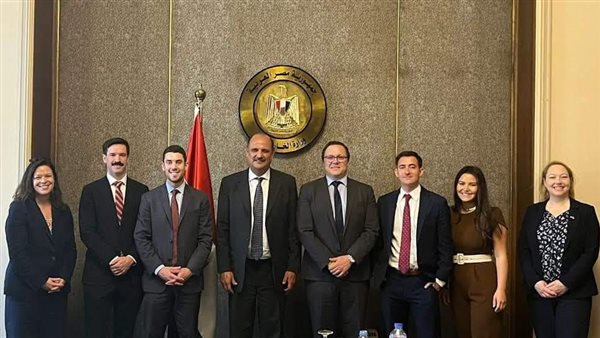 استقبال عدد من مساعدي