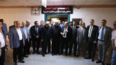 رئيس جامعة الأزهر يتفقد المستشفى الجامعي في أسيوط