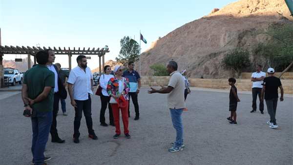 وزيرة البيئة تزور