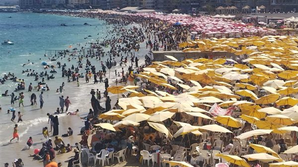 إقبال كبير على شواطئ
