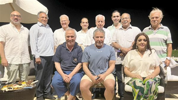 اجتماع عدد من قيادات