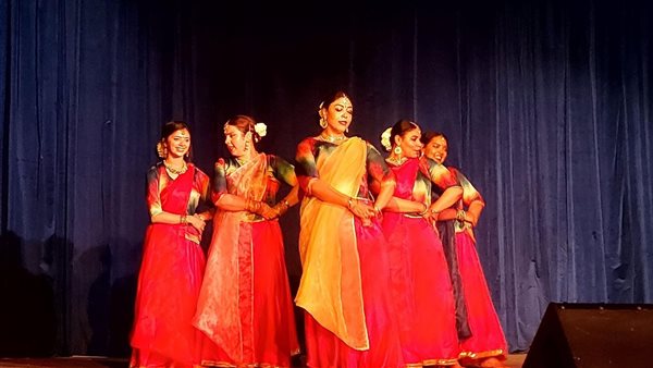 جانب من العروض 