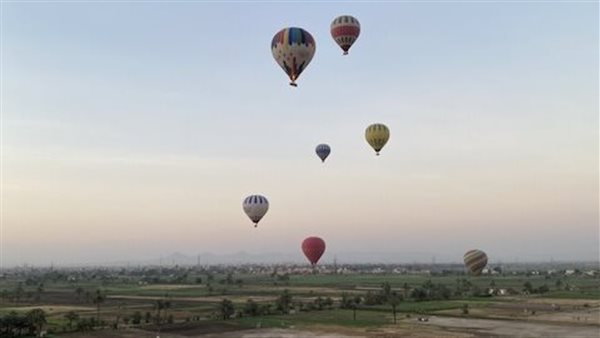 البالون الطائر بالأقصر