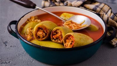 شوربة المحشي بالمعيار المضبوط.. وأنواع لا يمكن حشوها قبل التسوية بيوم