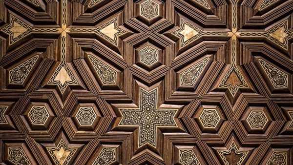 نموذج لباب هيكل من