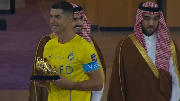 رونالدو بجائزة هداف