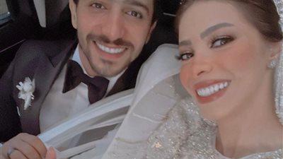 البلوجر منة السني تخطف الأنظار بالفستان الأبيض وتتصدر التريند