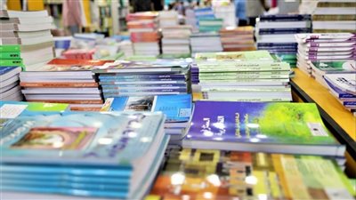 سعر كتاب الأضواء عربي تالتة ثانوي 2024.. هل وصل إلى 600 جنيه؟