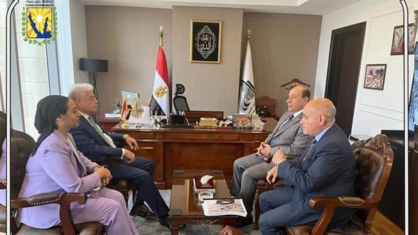 لقاء المحافظ ورئيس