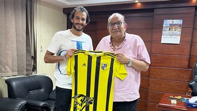 المقاولون العرب يضم العربي بدر لاعب الأهلي السابق في صفقة انتقال حر