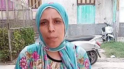 قلبي بيتقطع على ضنايا.. حارسة عقار ببورسعيد تستغيث لعلاج نجلها: عنده شلل ونفسي أشوفه بيمشي | بث مباشر