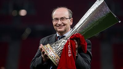 رئيس إشبيلية يؤكد استمرار ياسين بونو مع الفريق.. وينفي التعاقد مع راموس