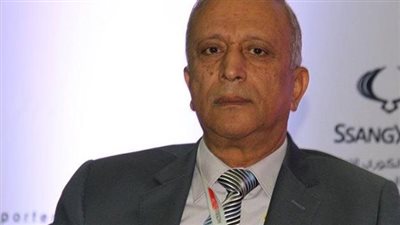 رئيس رابطة مصنعي السيارات سابقًا: الوكلاء بيعافروا عشان يستوردوا شوية عربيات