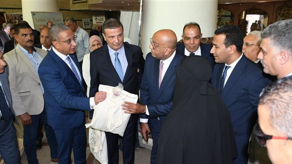 محافظ الفيوم خلال