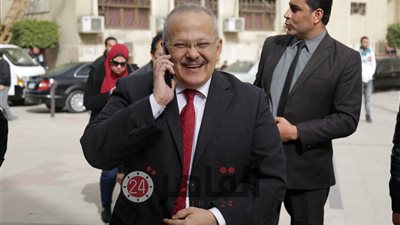 “الخشت”: جامعة القاهرة مستمرة في التعليم عن بعد حتى 30 أبريل 
