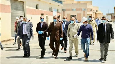 محافظ كفرالشيخ: تطبيق الإجراءات الاحترازية بـ23 مصنعا للوقاية من فيروس كورونا (صور)