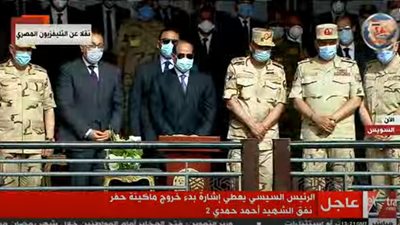 السيسي: “هنأمن العمال أكثر في المواقع المختلفة بالتنسيق مع وزارتي الصحة والدفاع”